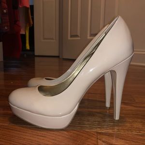 Guess Beige Pumps 🥰 Size 8
